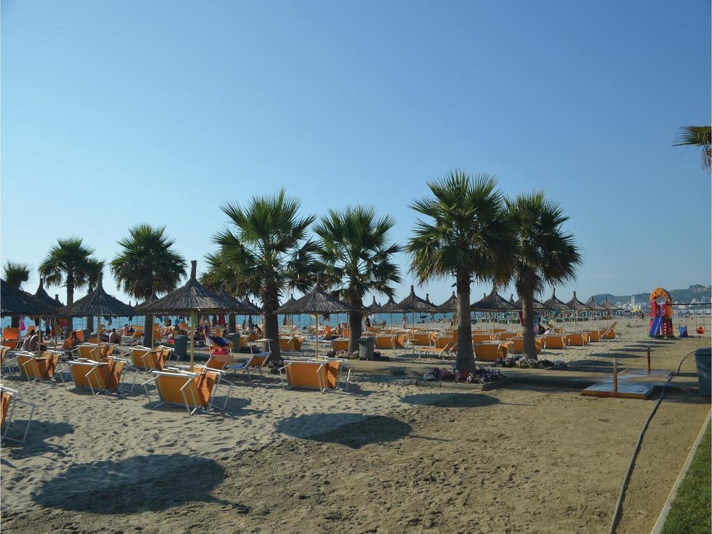 Holiday Home Pishat E Buta 28 Голем Екстер'єр фото